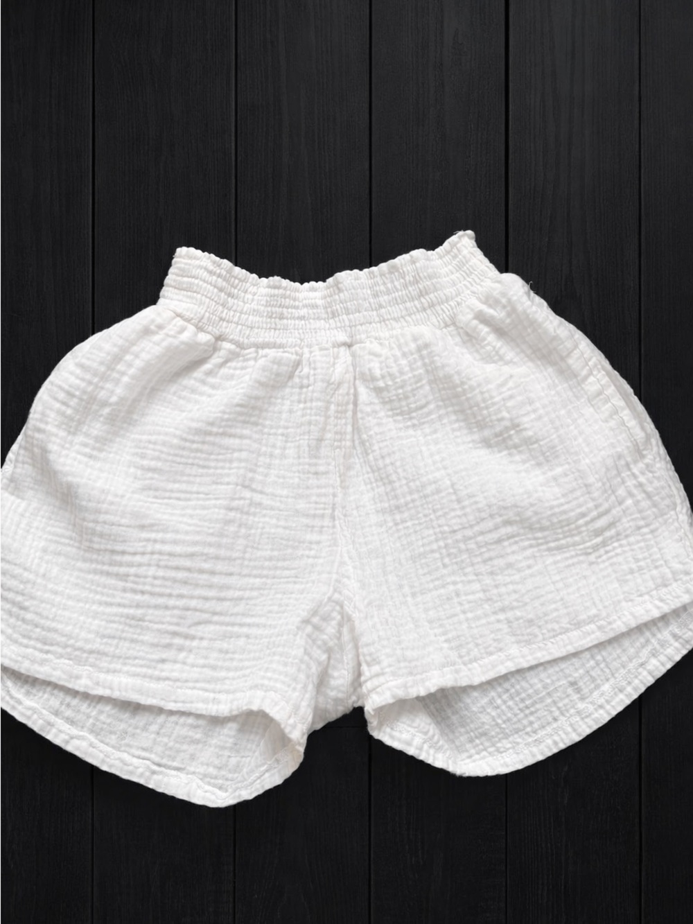 Simply Blessed Women's White Gauze Elastic-Waist Shorts - L